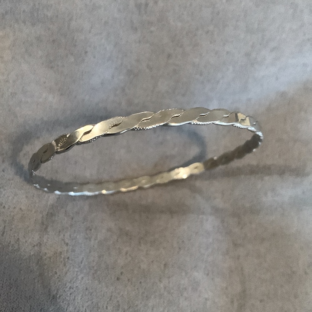 Twisted Flat Ribbon Style Silver Bangle - Vintage - image 1
